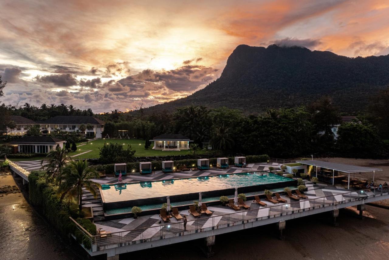 Hotel Cove 55 Santubong Exteriér fotografie